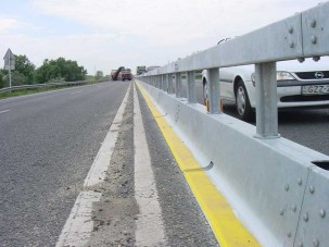 Új elválasztó korlát az M0-ás autópályára