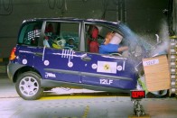 Törésteszten a Fiat Multipla