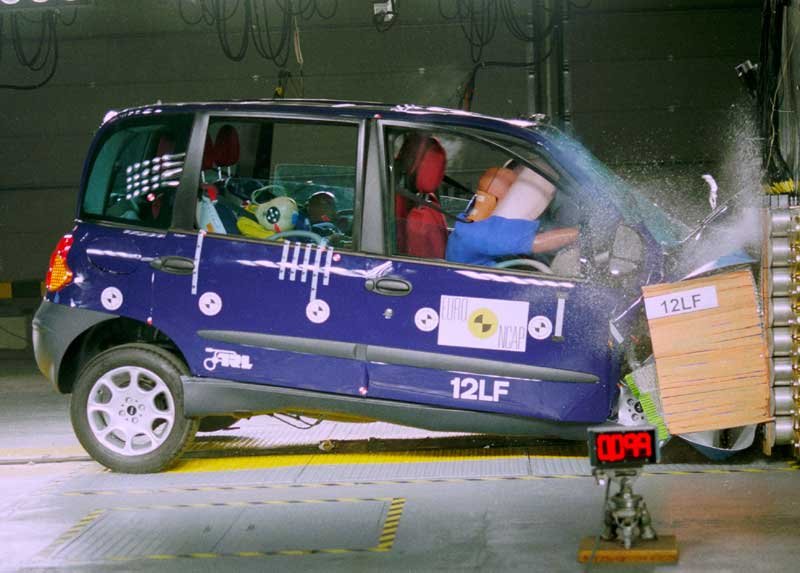 Törésteszten a Fiat Multipla