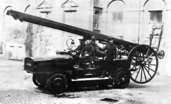 Veterán tűzoltóautó-felvonulás