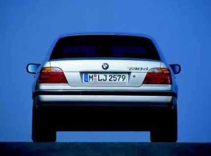 Az E38-as BMW hetesben jelent meg először dízelmotor 2,5, három- és négyliteres hengerűrtartalommal