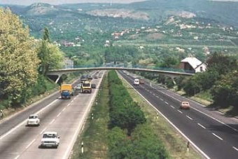 Elkészült az M7-es felújításának első szakasza