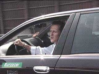 Schumacher nem talált ki a reptérre