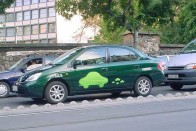 A Margit körúti dugóban csak az elektromos motor jár, így ilyenkor null-emissziós a Prius