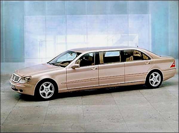 Ötezres V8-as és 5.8 literes V12-es motorral kapható a 6158 milliméteres autó