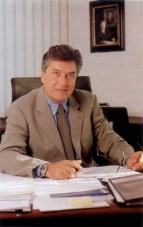 Dr. Szórád József megválik a Porsche Hungariától