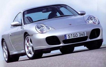 A Turbóhoz hasonló külsőt kap a Porsche Carrera 4S