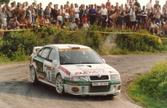 Újabb pilóta ül Skoda versenyautóban