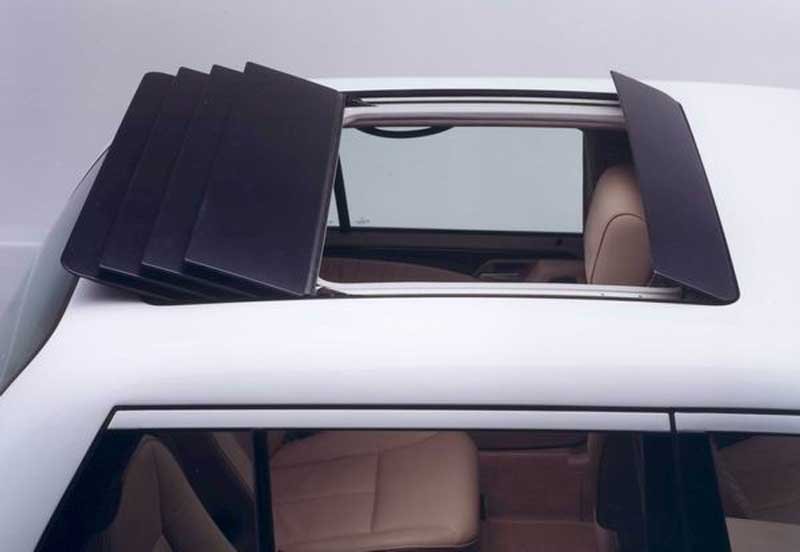 10591_83565_1000x700.jpg | Vezess | Vezess Egymásra csúszó üveglapokból áll a Mercedeshez rendelhető tetőablak