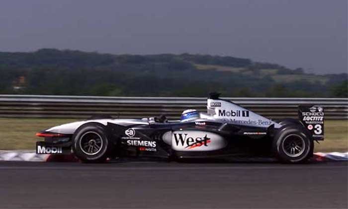 Michelinre vált a McLaren