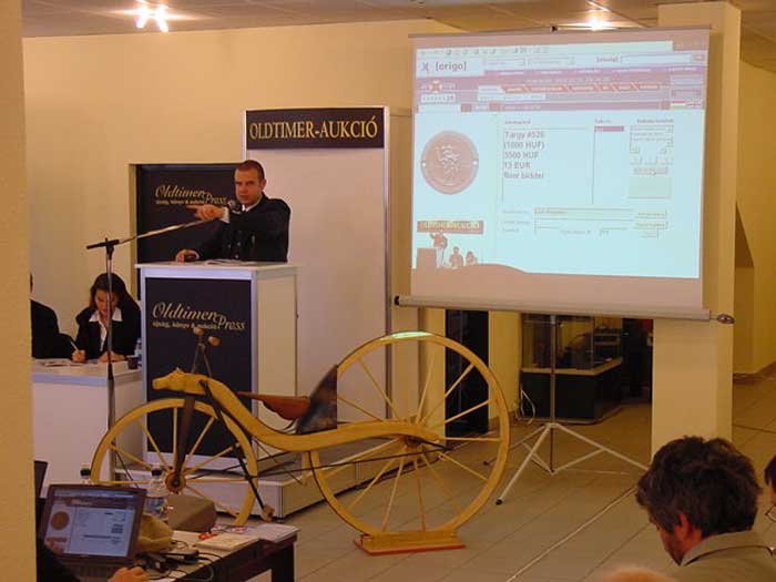 10595_83574_1000x700.jpg | Vezess | Vezess Interneten is követhető volt az aukció