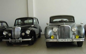 Oldtimer aukció - Megérkeztek az autók