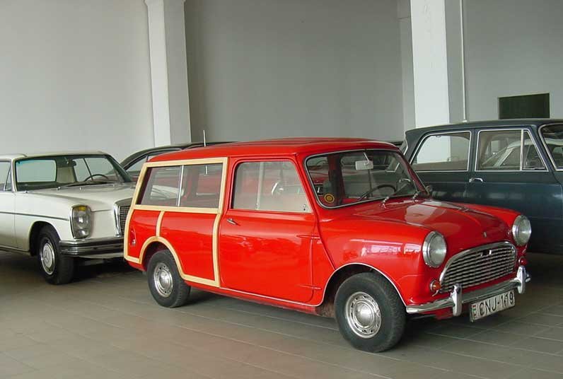 1 200 000 forint,  az új Mini alapárának negyede az 1963-as Austin Mini Countryman induló ára
