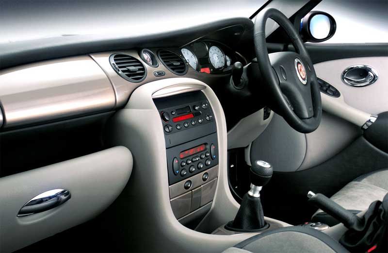 A ZT belseje máshogy szép, mint a Rover 75-é