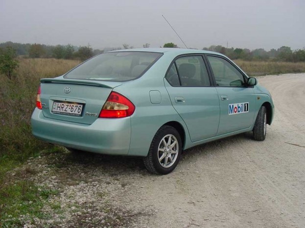Teszt: Toyota Prius – Követendő példa 1 Teszt: Toyota Prius – Követendő példa 1