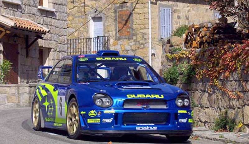 10613_83638_1000x700.jpg | Vezess | Vezess Petter Solberg bár a verseny folyamán végig vezetett csapattársa Burns elött az utolsó szakaszon helyet csréltek