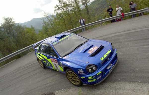 10655_83714_1000x700.jpg | Vezess | Vezess Négy versenyzőjét hozta el a versenyre a Subaru csapat. A képen Petter Solberg