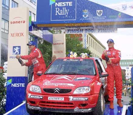 10655_83715_1000x700.jpg | Vezess | Vezess Sebastien Loeb mindhárom eddig megrendezett Super1600-as futamot megnyerte, a képen a Finn Rali után