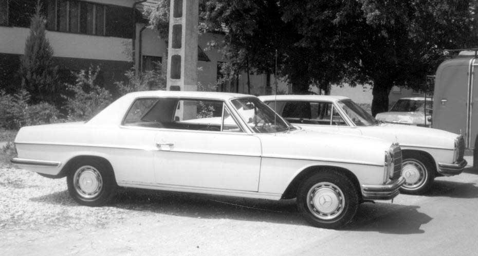 9081_78786_1000x700.jpg | Vezess | Vezess Teljesen felújított az állólámpás (W 114-es) Mercedes 250 C kupé. 1 800 000 forinttól fölfelé cserélhet gazdát az automata váltós Mercedes