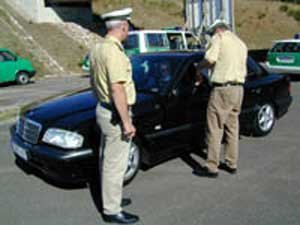 A nyelvöltés is közlekedési kihágás?