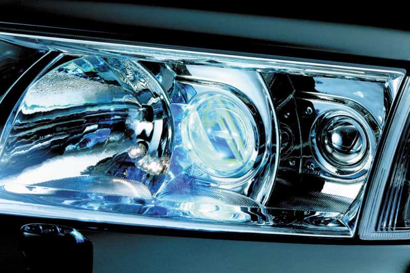 Extraként rendelhető a xenon fényszóró a négykerékhajtású modellekhez