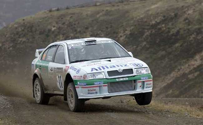 Pontszerző helyen áll a Skoda Octavia WRC-vel versenyző Armin Schwarz