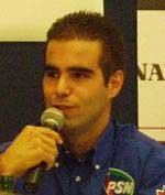 Baumgartner még közelebb a Forma-1-hez