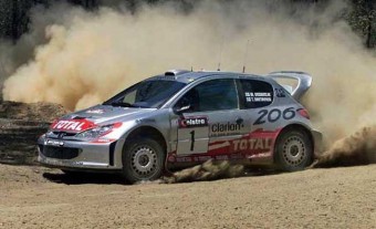 Grönholm fél perccel vezet