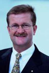 Wiedeking marad a Porsche elnöke