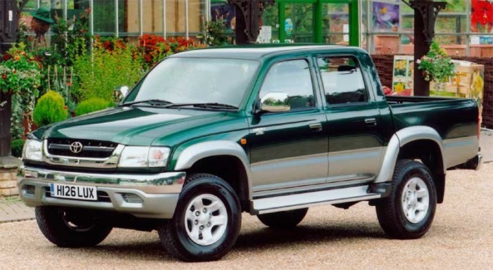 Új külső és új motorok a Toyota haszonjármű flottájában