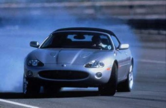 Jaguar XKR sporttanulmány