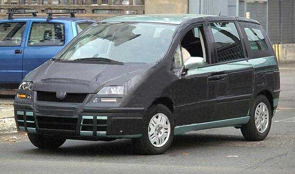 Stilo formájú új Fiat egyterű