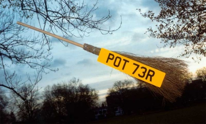 Kalapács alatt a Harry Potter rendszámtábla