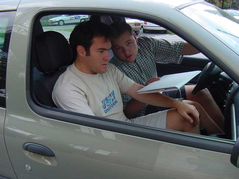 Intellektuális ismerkedés a 75 lóerős Clióval (Farkas Albert, a volánnál Horváth Zsolt)