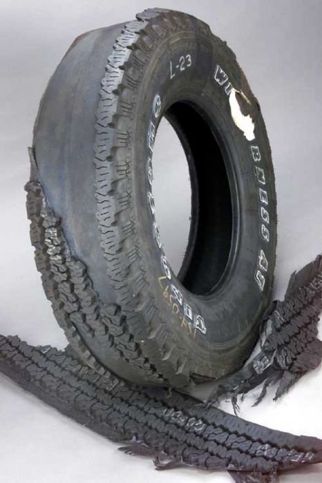 8881_78089_1000x700.jpg | Vezess | Vezess Több mint hárommilliárd dollárjába kerül a Fordnak és a Firestone-nak a futófelület leválása miatt visszahívott közel 20 millió gumiabroncs cseréje