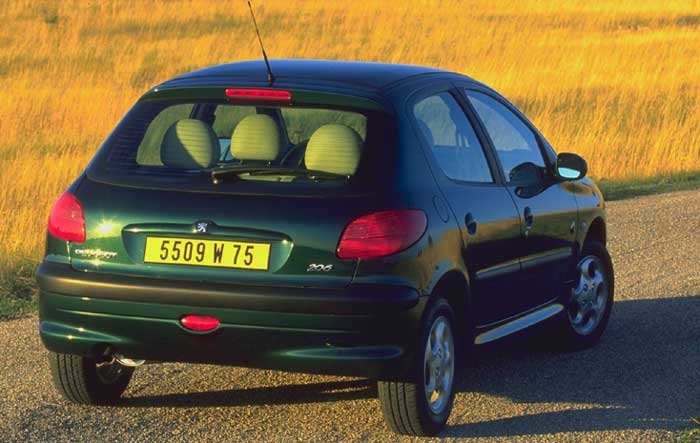 A Peugeot 10 235 autót adott el. Ez 30 százalékos növekedés és új rekord