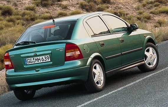 Az alsó középkategória élén maradt az Opel Astra és az Astra Classic