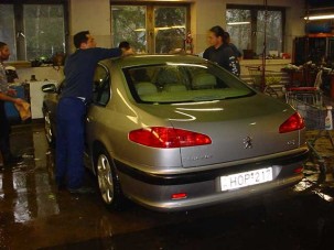 Autómosással a stressz ellen