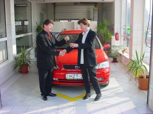 Átvette a 800-ik Opelt a Volán Egyesülés