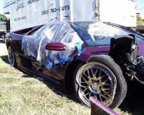 Akit a gépszíj elkapott