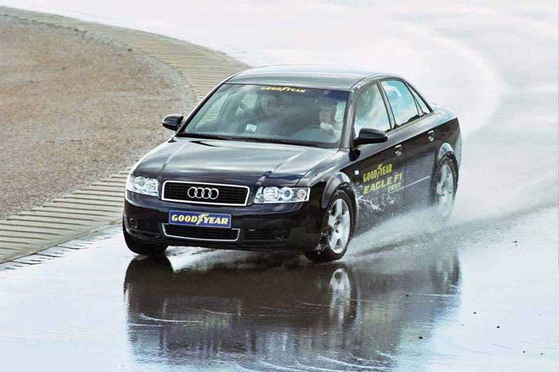 Gyártója szerint vizes úton is kitűnően teljesít az Eagle F1 GS-D3