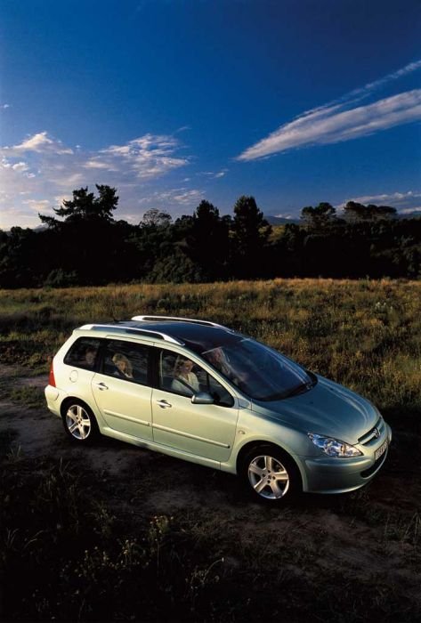 Tavasszal jön a hétüléses 307 kombi