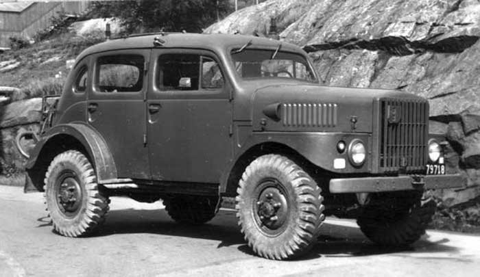 Katonai terepjárót már készített a Volvo. A képen az 1953 és 58 között gyártott TP21. Két differenciálzára volt