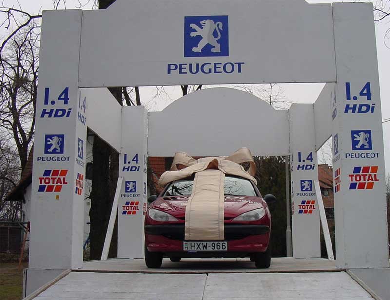 8682_77384_1000x700.jpg | Vezess | Vezess A főnyereményt ifjú Tóthék jótékony célra ajánlották fel