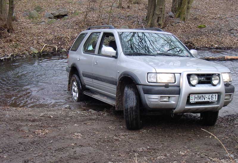 8703_77458_1000x700.jpg | Vezess | Vezess Az Opel Frontera kiválóan bírta a kemény terepet