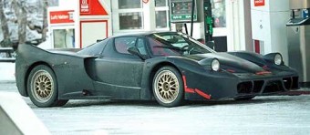 Közúton a Ferrari F60