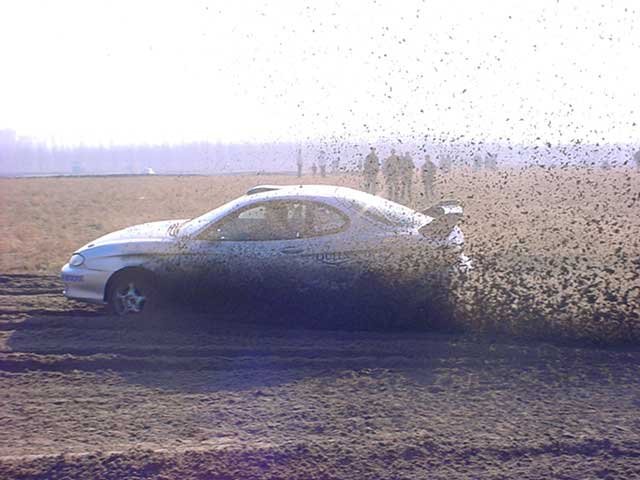 A Radó-féle Hyundai Coupe (néztünk is kérdőn egymásra)