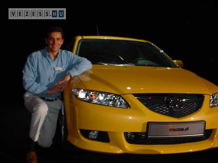 Nyár elején megjelenik Magyarországon a Mazda6. Elsőként a benzines limuzinok lesznek megvásárolhatók. A képen Mark Fields, a Mazda elnöke