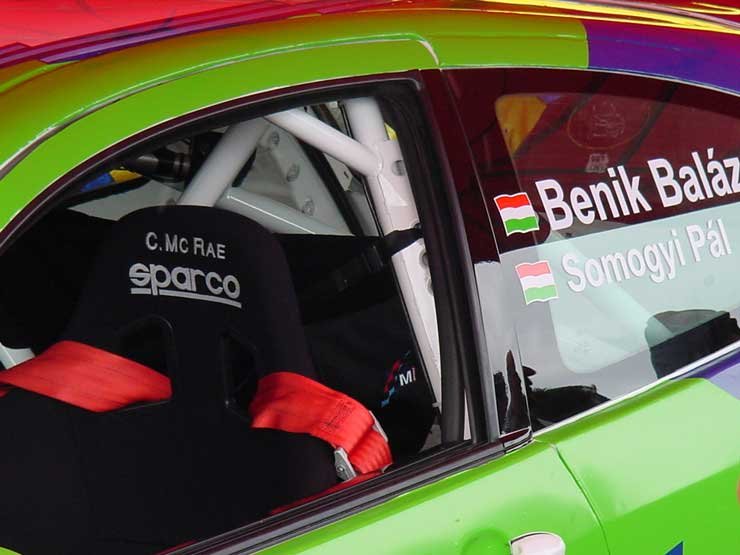 Csak az ülés McRae-é. Az autó vadonatúj, nem az ő tavalyi versenyautója