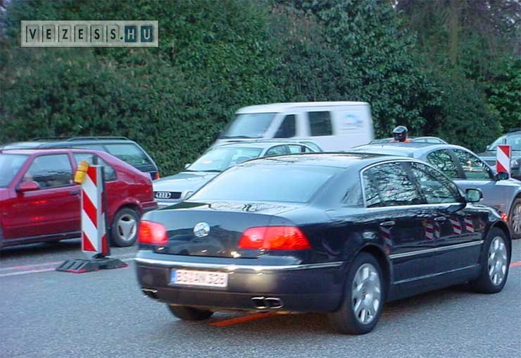 A Phaeton gyártása már megkezdődött a Volkswagen drezdai üzemében